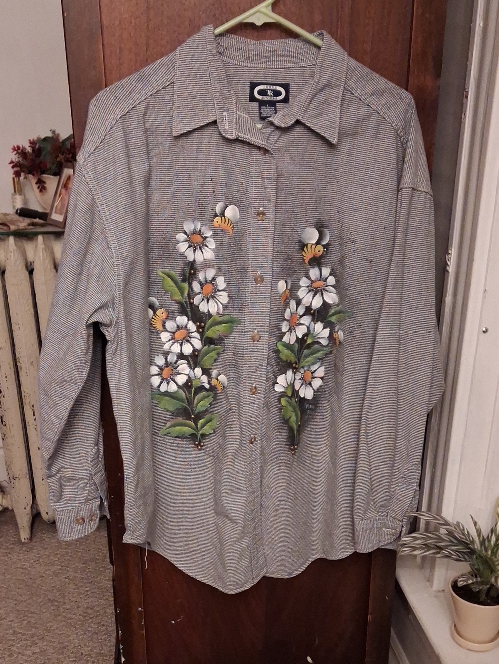 Three Rivers Size L Hand-Painted Daisy Button-Up Shirt - Gray with White Floral